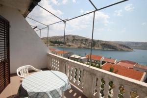 Apartments with a parking space Metajna, Pag - 6506