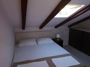 Two-Bedroom Apartment with Balcony room in Apartments with a parking space Lopar Rab - 16680