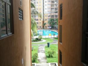 Homestay Mantin Selesa, Unit at Ground floor & In front swimming pool