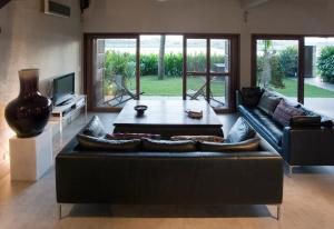 THE VILLA @ RED BRIDGE