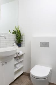 Studio 4 - Saint George Accommodation