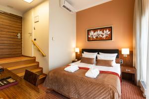 Avalon Hotel & Conferences