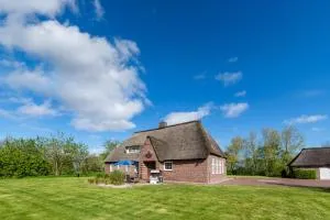 Alte Schule unter Reet- Klassenzimmer - Tümlauer Koog