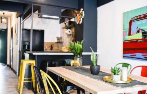 Home Plus Psirri Apartment