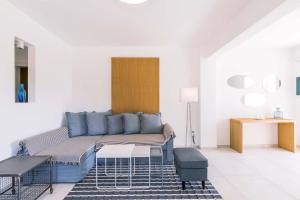 Seaview Luxurious Apartment near Corfu town by Konnect - Adults only