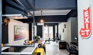 Home Plus Psirri Apartment