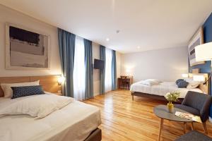 Hotels Contact Hotel de la Gare et son restaurant Cote a Cote : photos des chambres