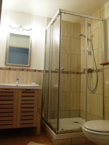 Appartements Soleil Rouge : Appartement avec Douche