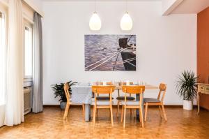 The Elegant. Spacious city center apartment.