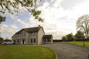 Knockalla luxury property with hot tub suitable for families