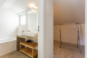 Apartment 28 Tram Duplex