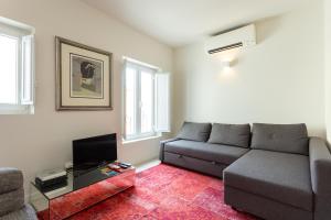 Apartment 28 Tram Duplex