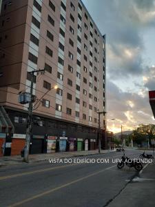 Apartamento quarto e sala em frente UFV com WI-FI e Garagem