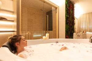 Suite with Sauna room in San Colombano Suites