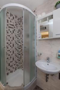 Apartment Meet & Greet