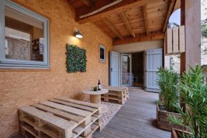 Appartements Melina - appartement dans les remparts de la Bastide avec parking et terrasse : photos des chambres