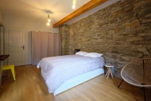 Mélina - appartement dans les remparts de la Bastide avec parking et terrasse