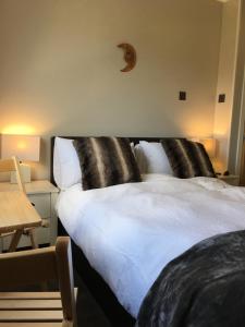 Lochalsh View, Kyle, 1 Mile to Skye