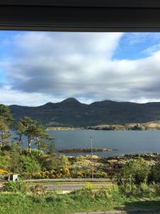 Lochalsh View, Kyle, 1 Mile to Skye