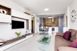 La Zenia Sabrina Apartment 5