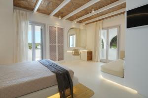 Superior Double Room with Pool View and Jacuzzi 