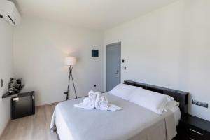 Deluxe Double Room with Balcony and Sea View room in Hotel Alexandra