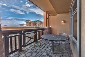 Apartment room in Sundial Lodge Superior 2 Bedroom by Canyons Village Rentals