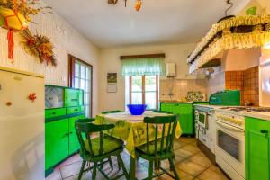 Apartments Nona, Miholaščica