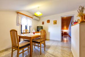 Apartments Nona, Miholaščica 