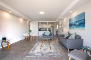 Stay at The Point - Spacious Sublime Stunner