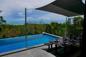 Ko Samui Seaview pool villa Philippa with car