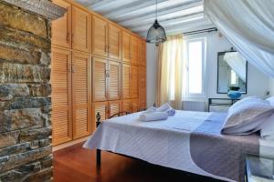 Charming 3-Bedroom House in Tinos Tinos Greece