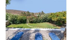 Cozy 2-Bedroom House in Tinos Tinos Greece