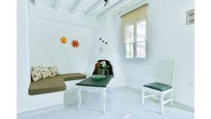 Cozy 2-Bedroom House in Tinos Tinos Greece