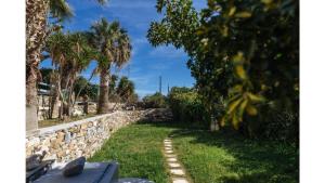 Cozy 2-Bedroom House in Tinos Tinos Greece