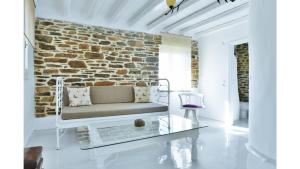 Cozy 2-Bedroom House in Tinos Tinos Greece
