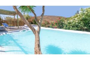 Lovely 3-Bedroom House in Tinos Tinos Greece