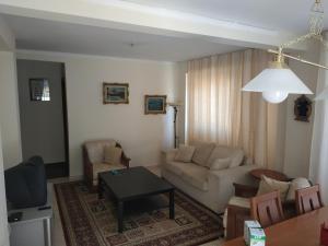 Near Airport And metropolitan Artemis George Cozy Home