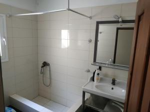 Near Airport And metropolitan Artemis George Cozy Home