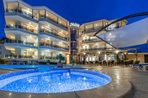 Семеен хотел Адена