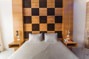 Vrachia Beach Hotel & Suites - Adults Only