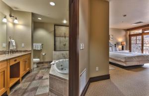 Miners Club 3 Bedroom Loft by Canyons Village Rentals MC10A