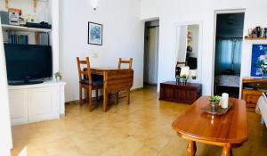 Apartment Alessandra with Sat Tv Wifi only 200m from Playa Grande