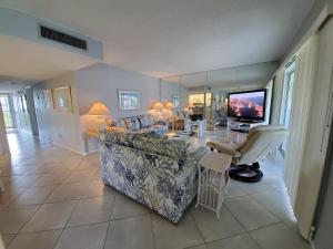 Two-Bedroom Apartment room in Sanibel Siesta On The Beach Unit 504 Condo
