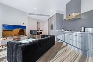 City View 2-Bedroom 2-Bathroom Apartment in Southbank Near Crown Casino & Convention Centre