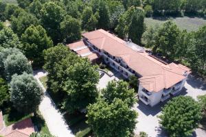 Yannis Hotel