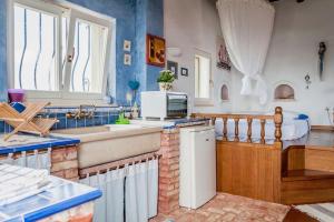 MaGea-Thalassa,Top floor Cretan studio with views