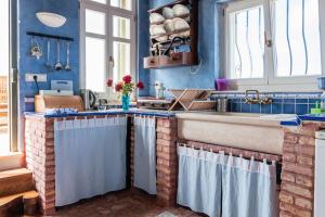 MaGea-Thalassa,Top floor Cretan studio with views