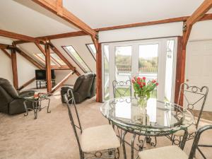 Lower Norton Apartment