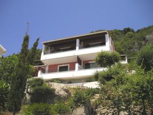 Glyfada beach two floors apartment 2-3 people Corfu Greece